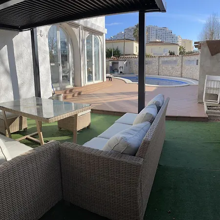 Tres Belle Proche Villa *